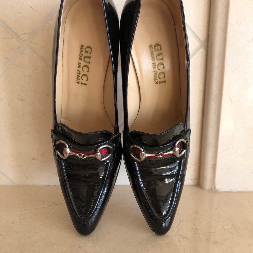 Gucci patent leather pumps good condition